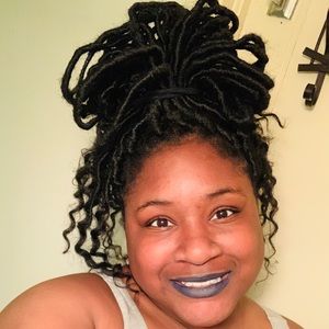 Meet your Posher, Lashae